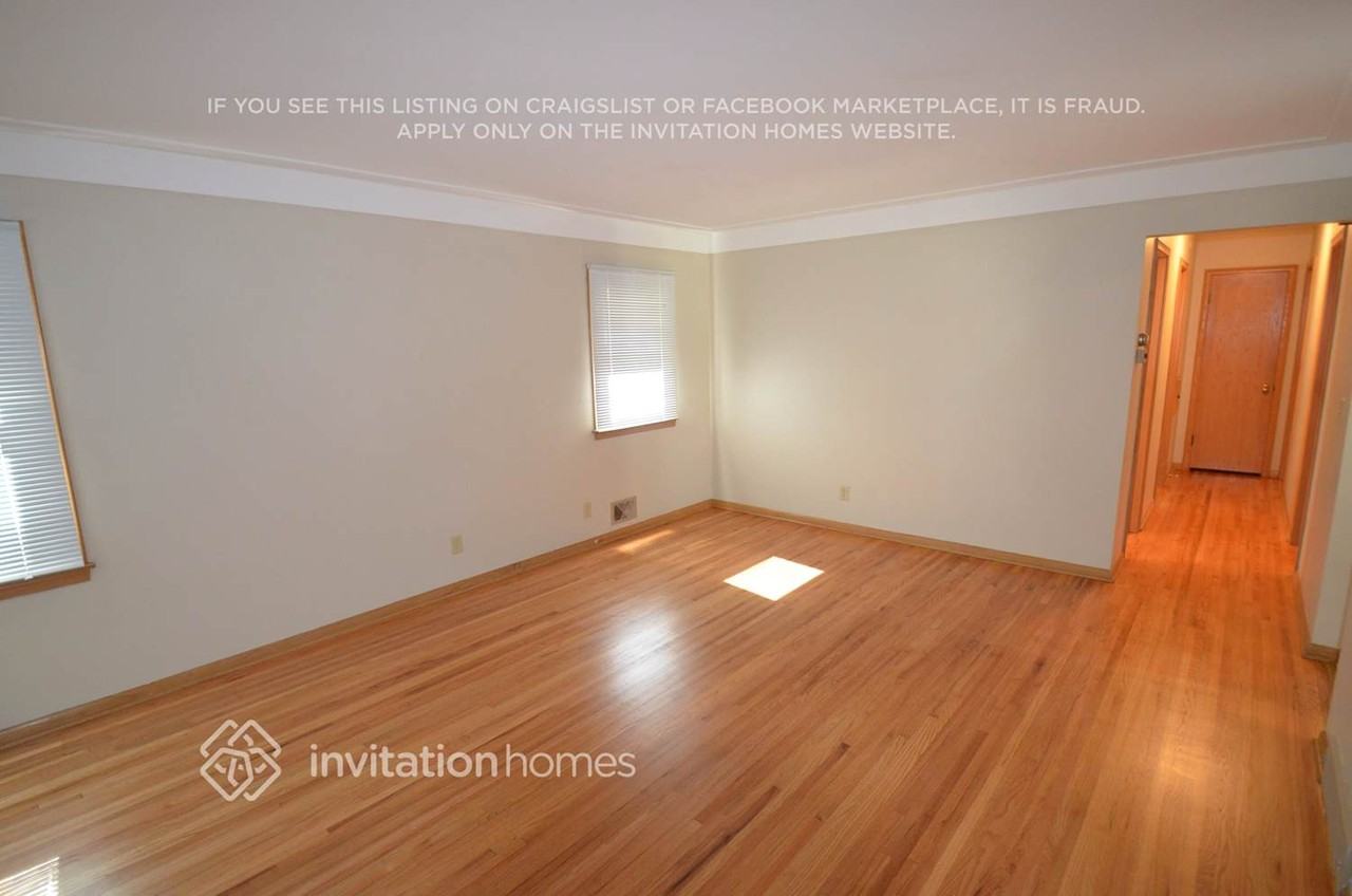 4240 6th St Ne - Photo 3 of 18