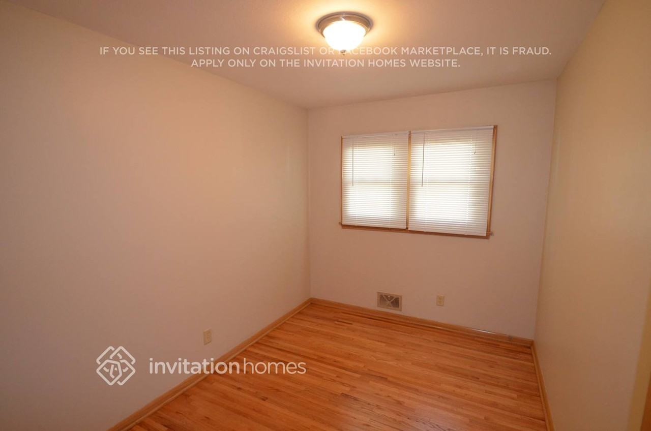 4240 6th St Ne - Photo 7 of 18