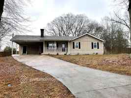 featured image of 5847 Meadow View Ln