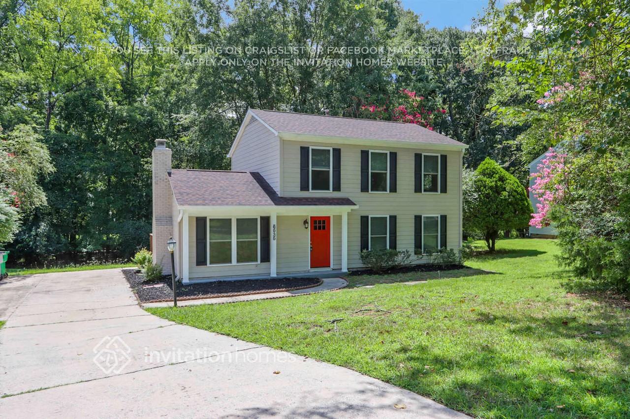 8535 Timbercrest Cir - Photo 2 of 23