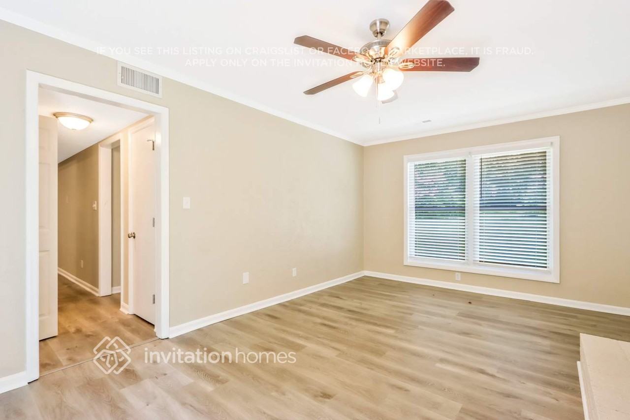 8535 Timbercrest Cir - Photo 4 of 23