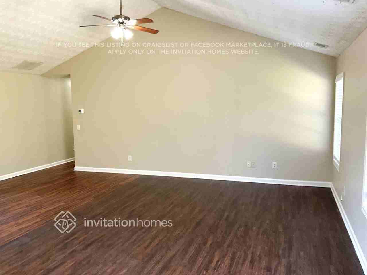 2678 Buena Vista Cir - Photo 2 of 10