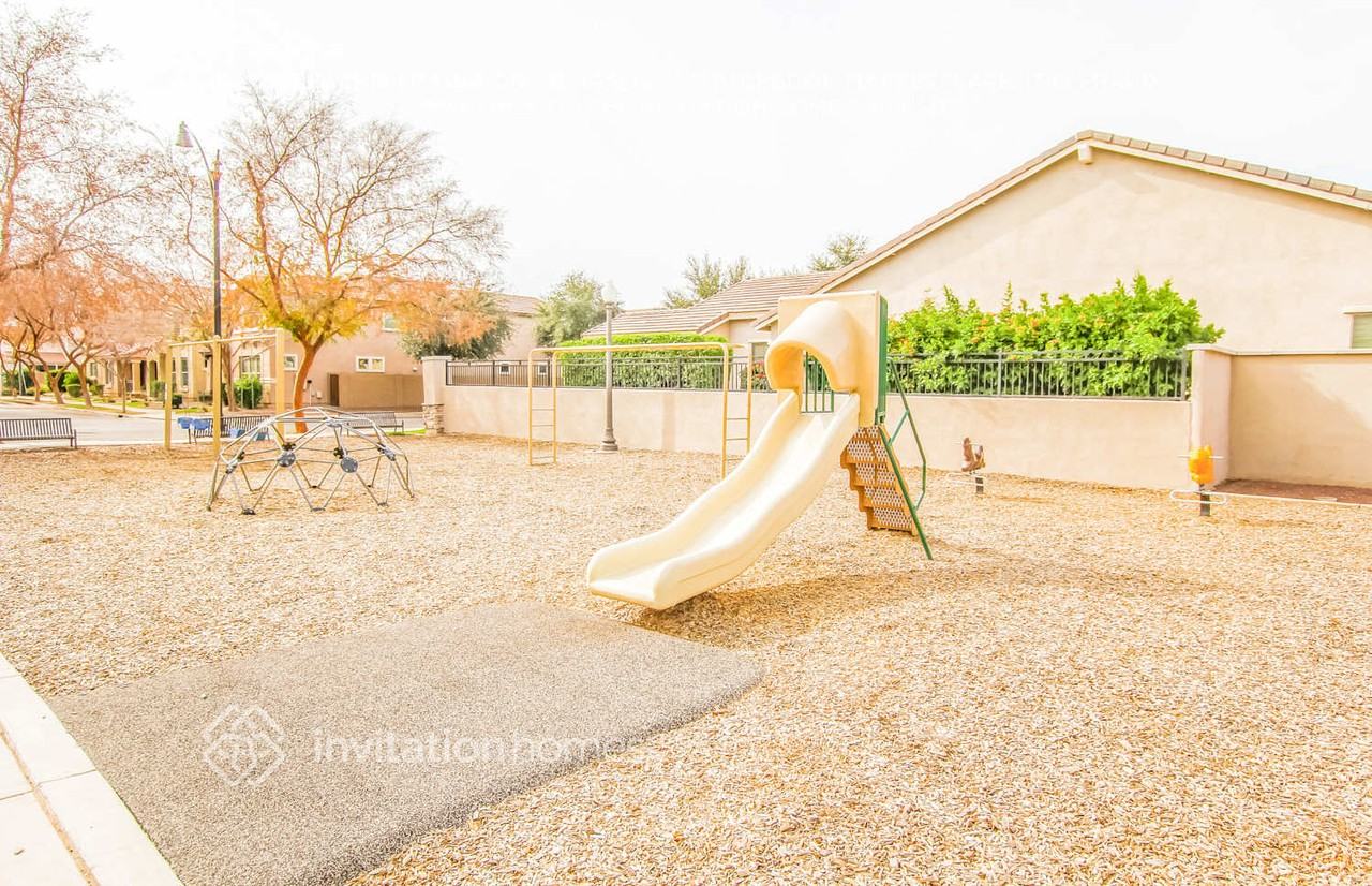 3376 E Liberty Ln - Photo 4 of 10