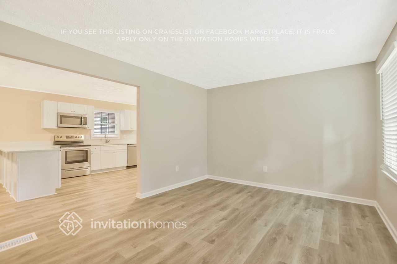 133 Rosewood Dr - Photo 4 of 25