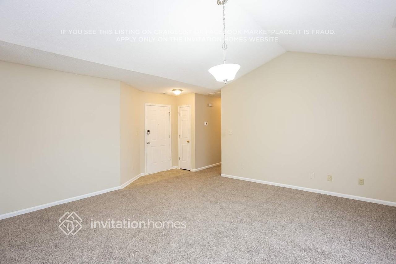 5014 Alexis Dr - Photo 5 of 17