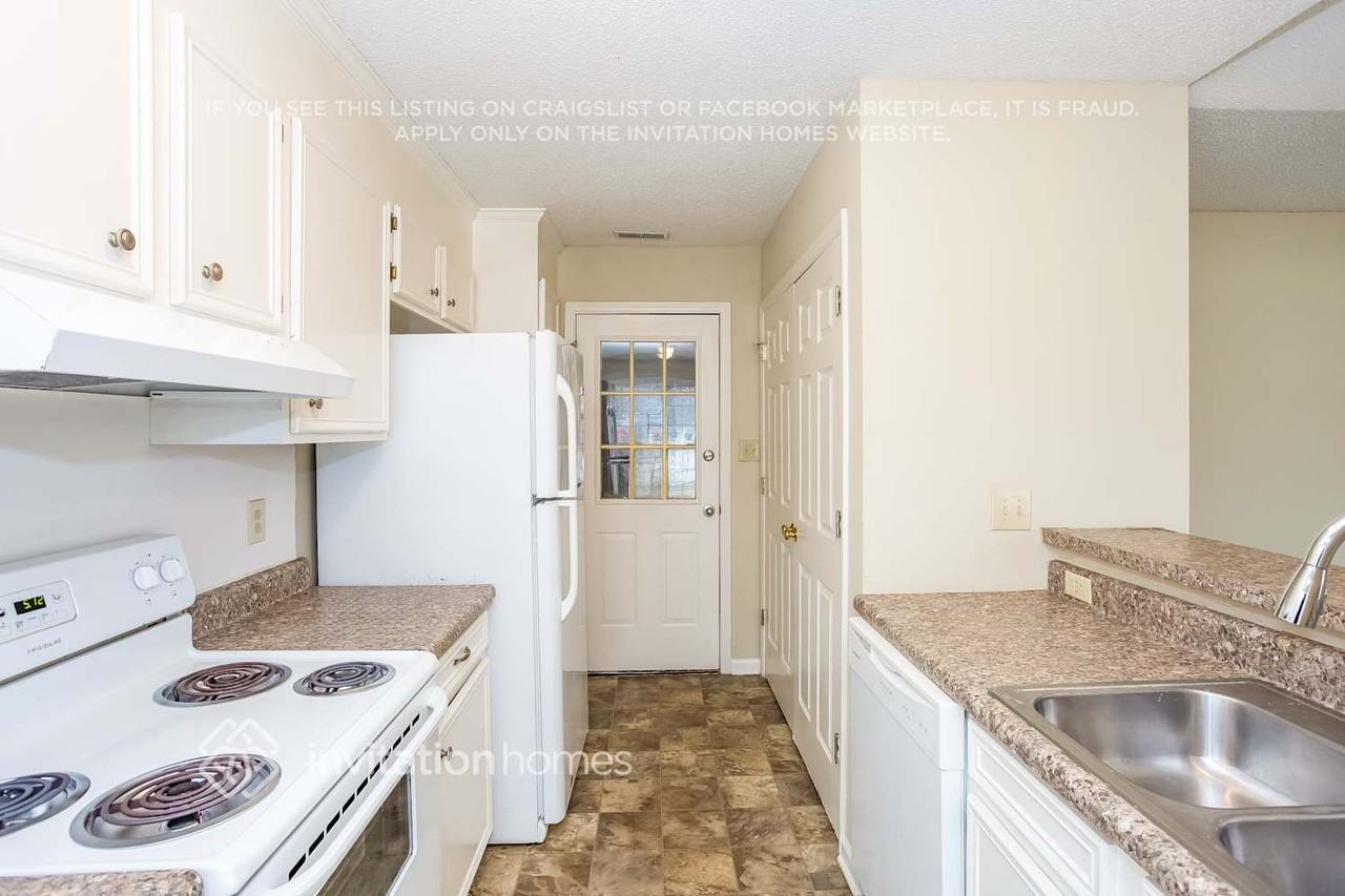 5014 Alexis Dr - Photo 7 of 17