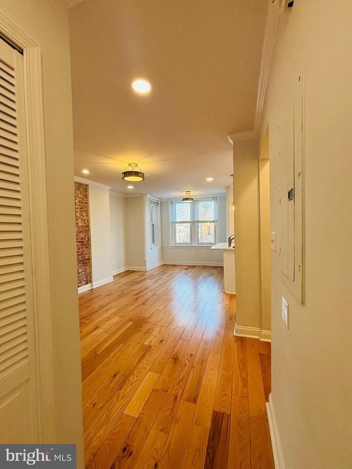 1724 18th St Nw Apt 3 #3 - Photo 4 of 12