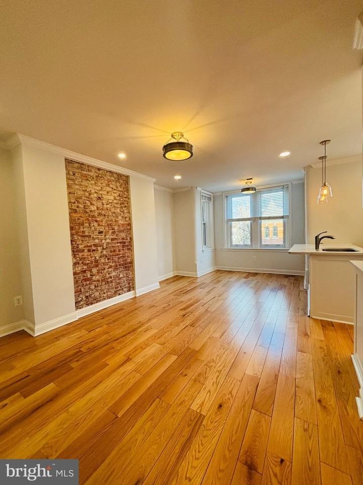 1724 18th St Nw Apt 3 #3 - Photo 6 of 12