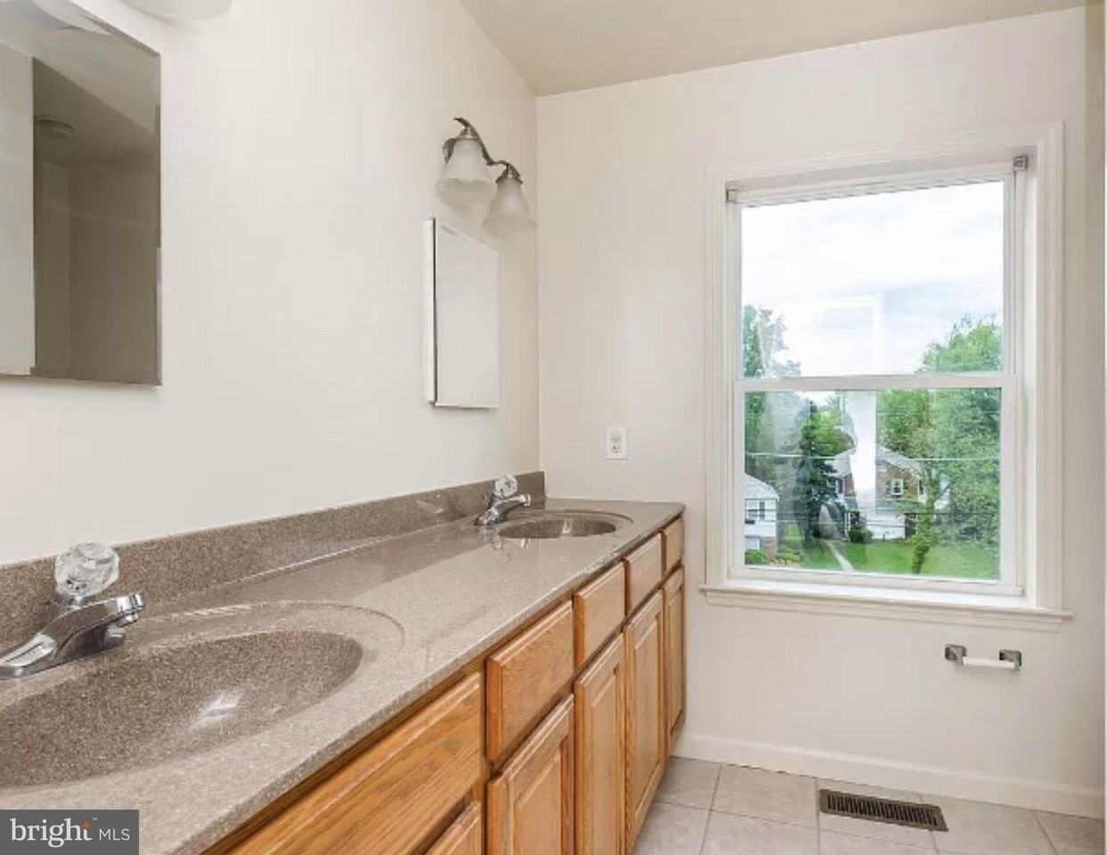 5235 Crowson Ave Unit 6 #6 - Photo 3 of 40