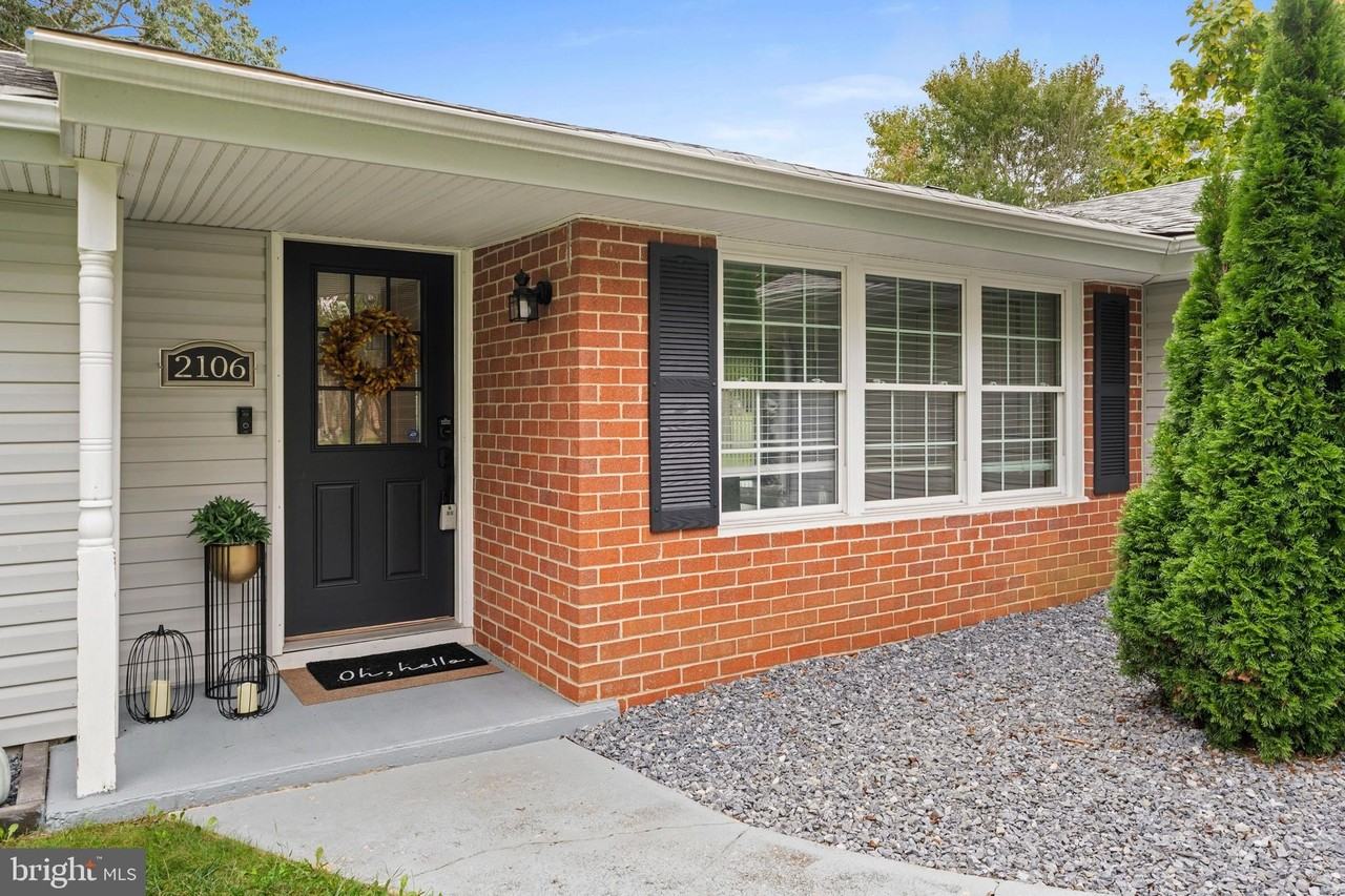 2106 Dennis Rd - Photo 3 of 18