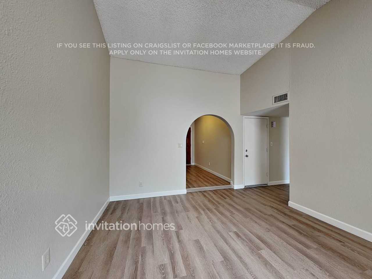 18432 N 46th Ave - Photo 3 of 17