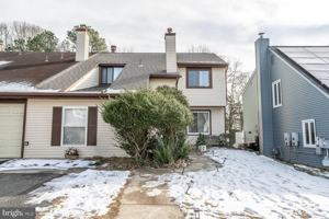 featured image of 8 Dickenson Dr