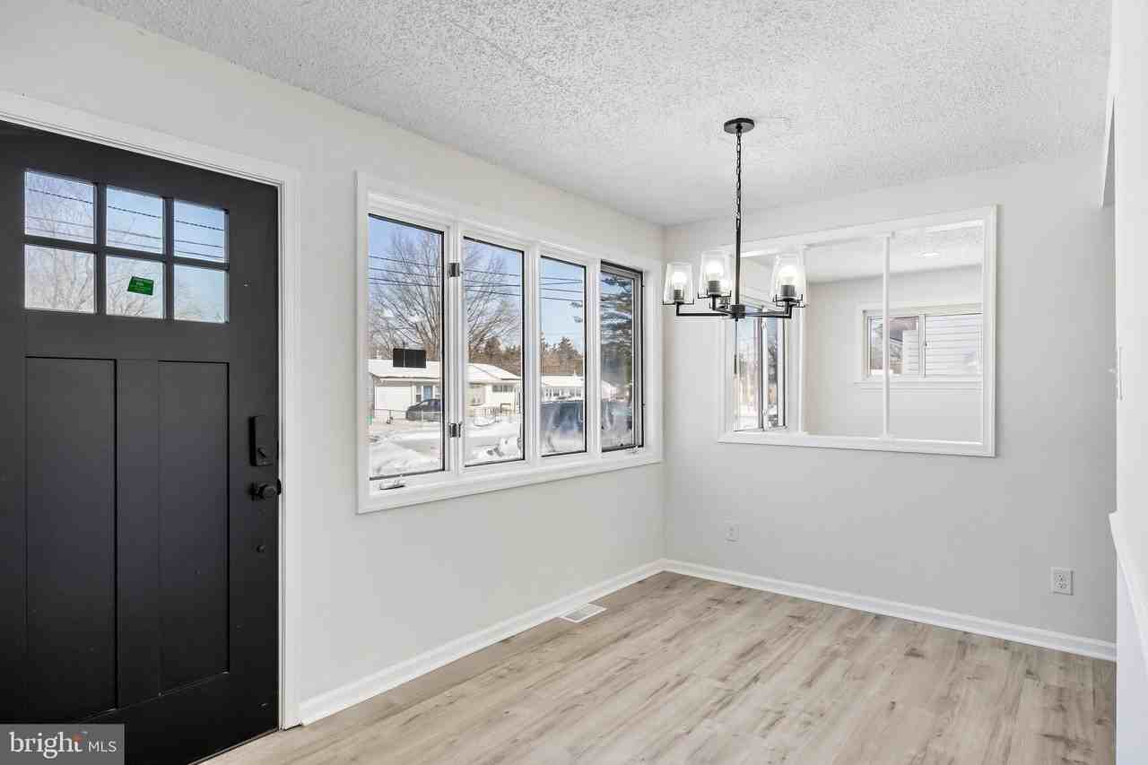 605 Tait Rd - Photo 2 of 17