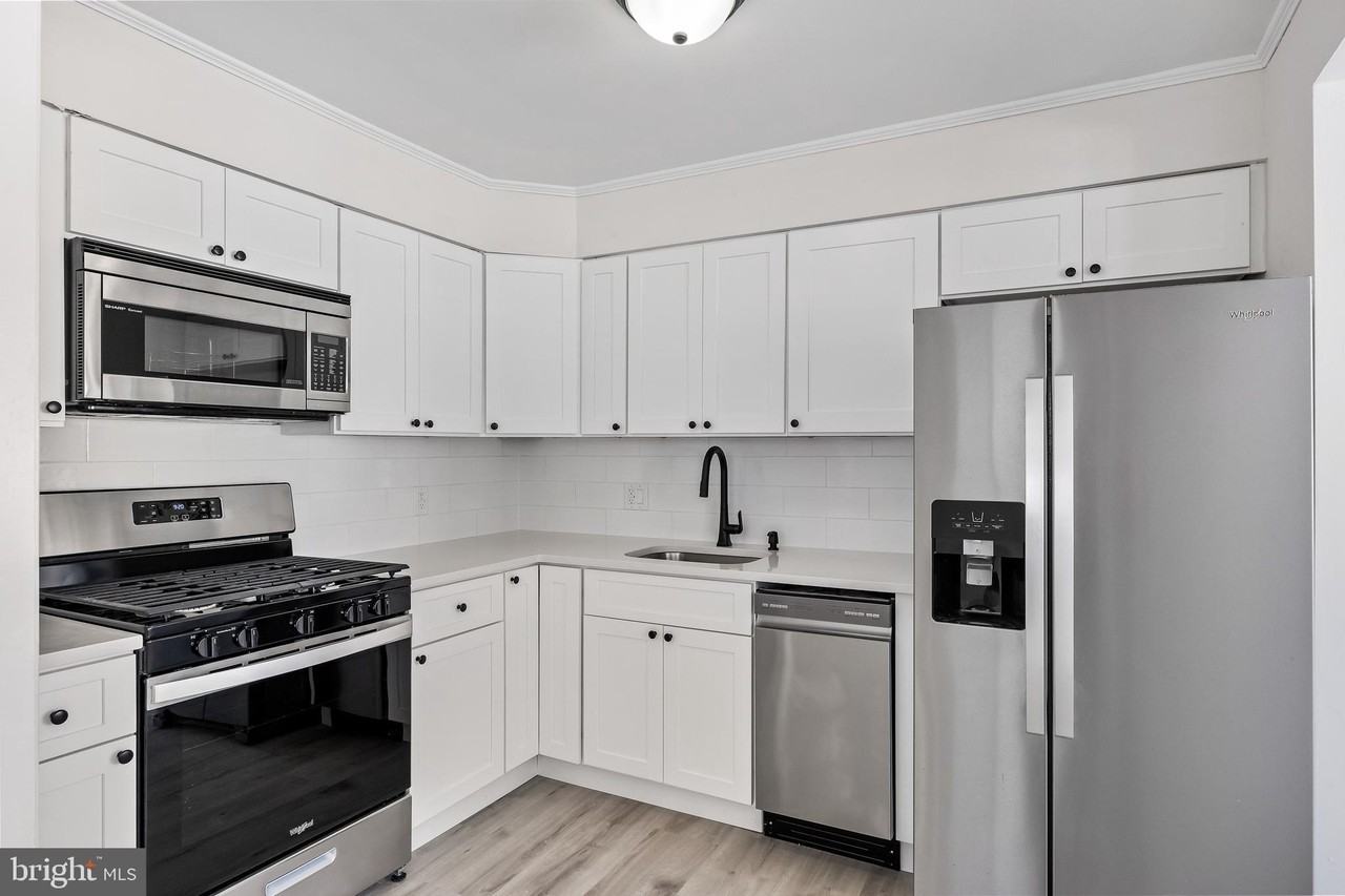 605 Tait Rd - Photo 5 of 17