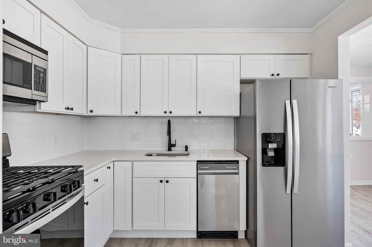 605 Tait Rd - Photo 6 of 17