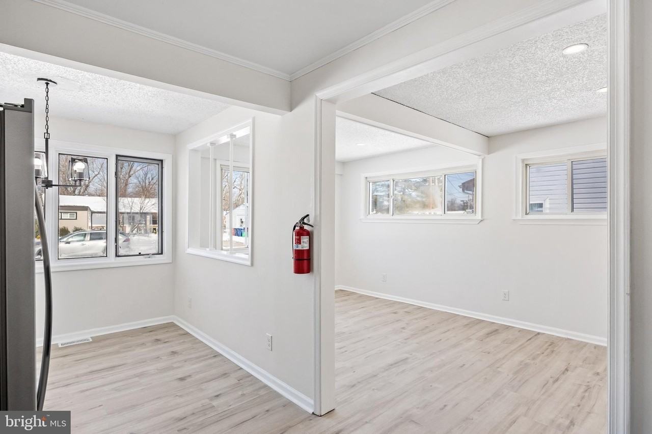 605 Tait Rd - Photo 7 of 17