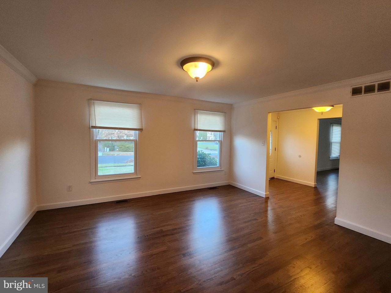 4 Oriole Dr - Photo 2 of 12