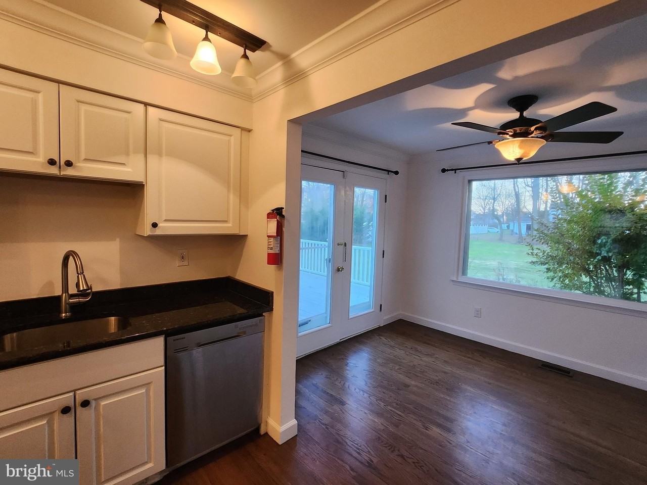 4 Oriole Dr - Photo 7 of 12