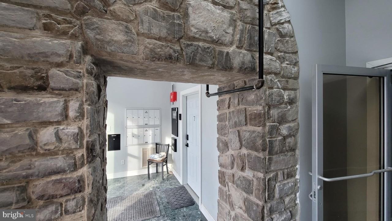 1729 Centre Ave Unit 10 #10 - Photo 3 of 30