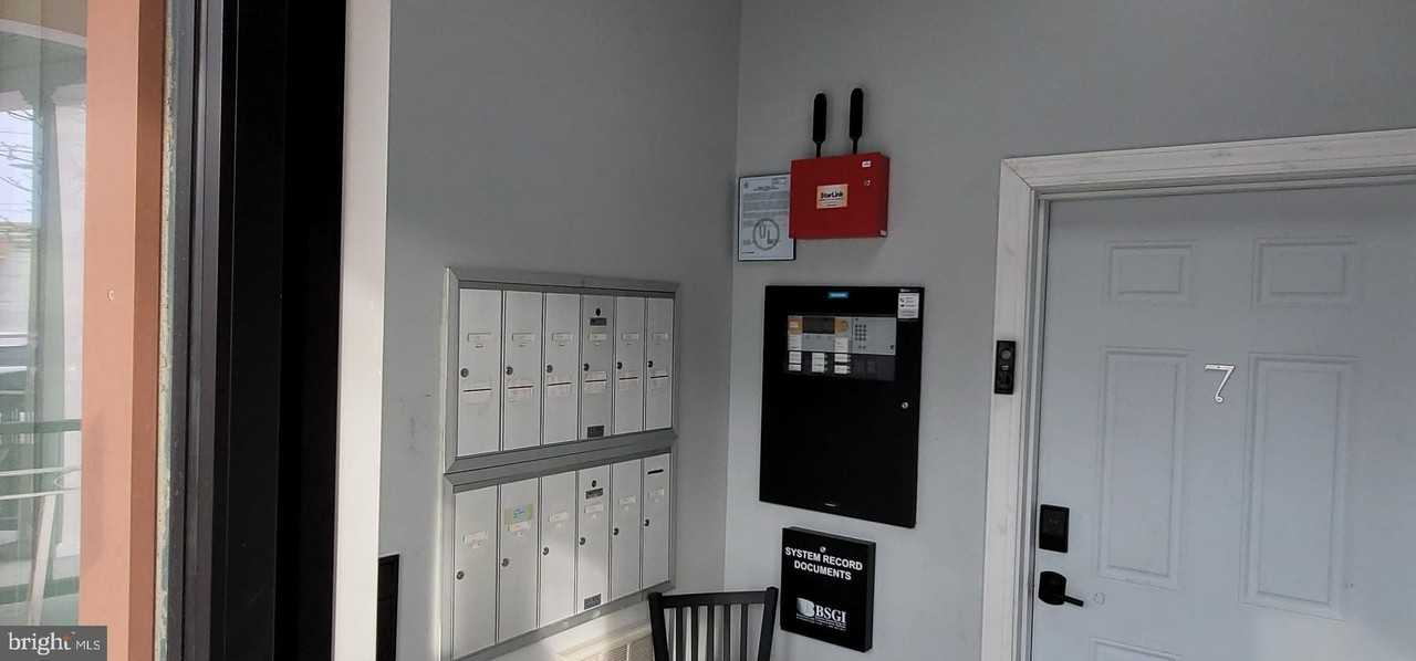 1729 Centre Ave Unit 10 #10 - Photo 5 of 30