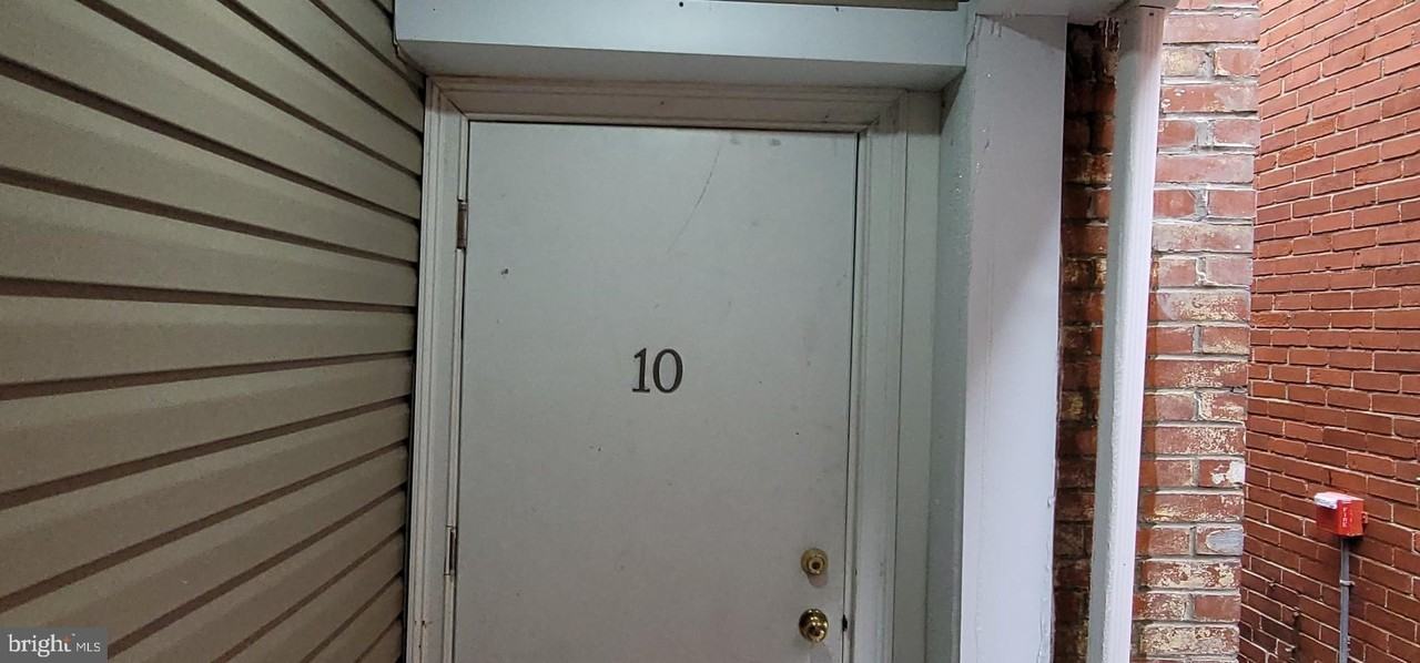 1729 Centre Ave Unit 10 #10 - Photo 7 of 30