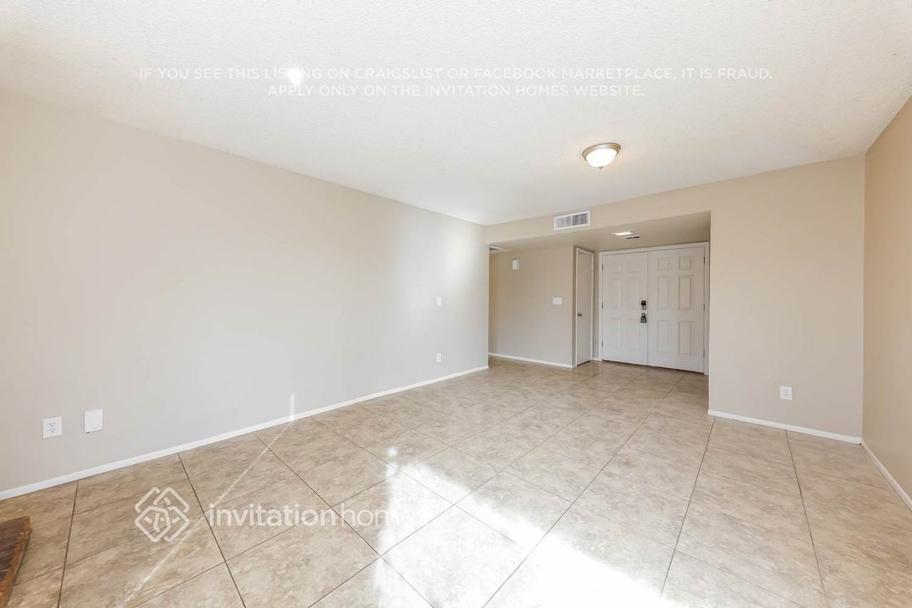 4523 W Cheryl Dr - Photo 3 of 17