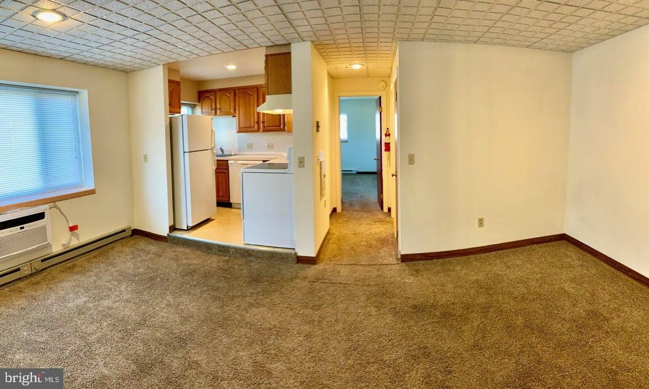 215 W 4th St Apt 2 #2 - Photo 2 of 6