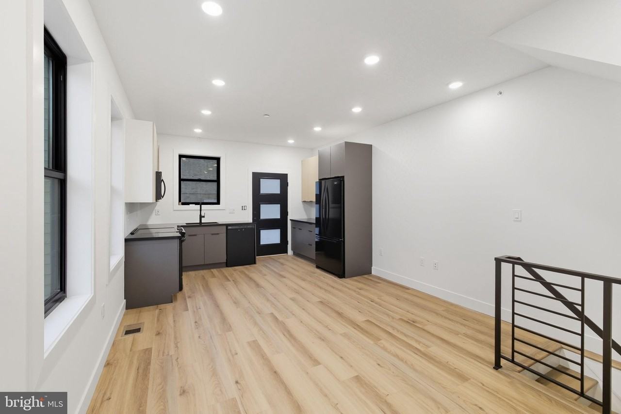 2713 W Montgomery Ave #A - Photo 3 of 24
