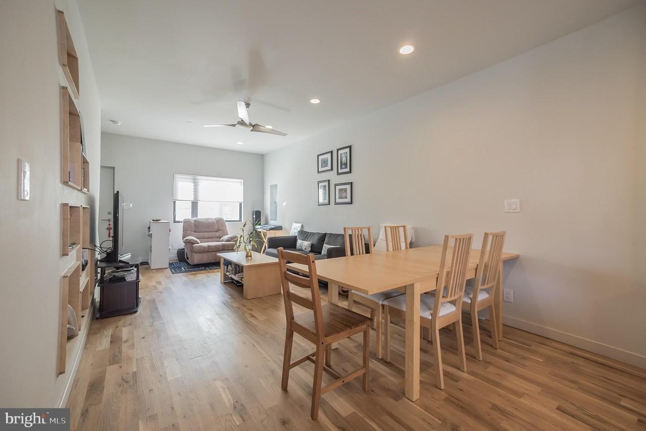 439 Moyer St - Photo 5 of 29