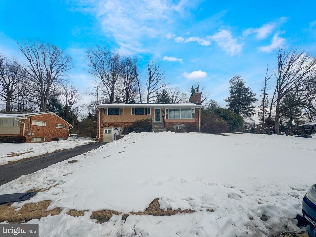 3915 Terrace Dr - Photo 2 of 29