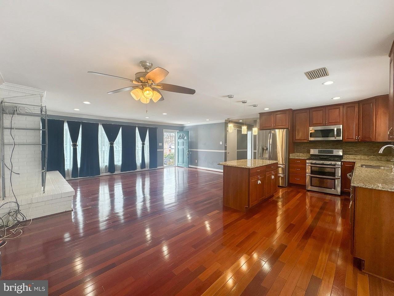 3915 Terrace Dr - Photo 4 of 29