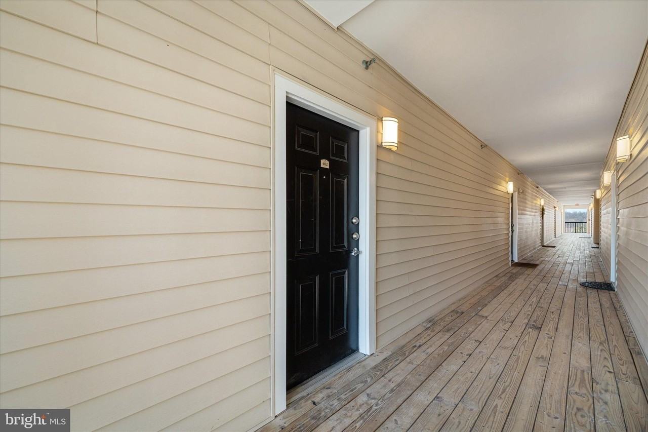 11350 Aristotle Dr Unit 7-402 #7-402 - Photo 4 of 34