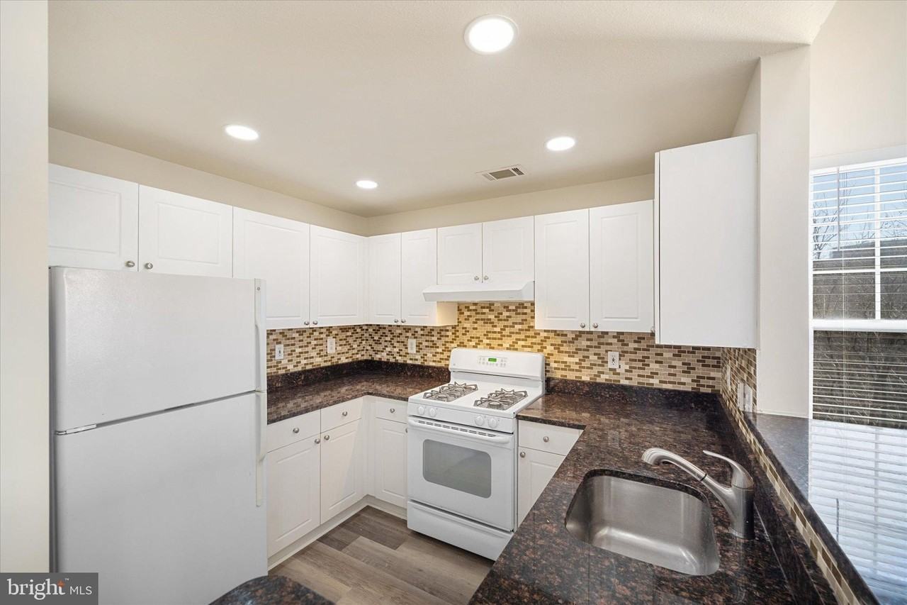 11350 Aristotle Dr Unit 7-402 #7-402 - Photo 6 of 34