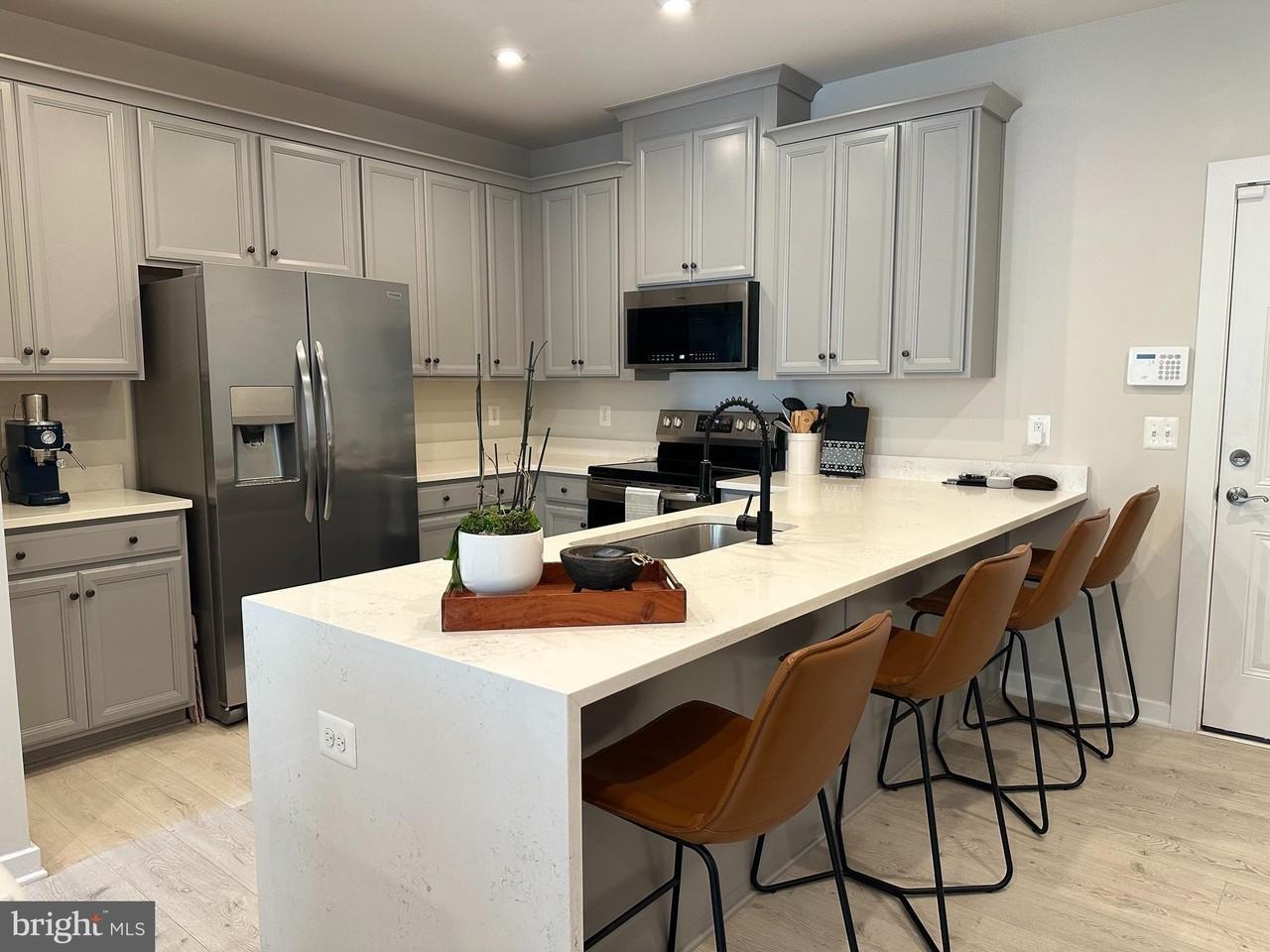 1118 Madeira Ter Se - Photo 7 of 36