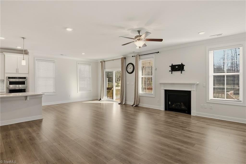 8867 Bakersfield Dr - Photo 3 of 34