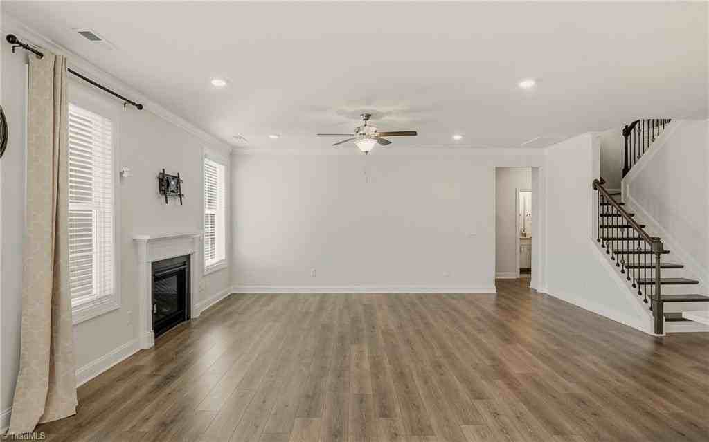 8867 Bakersfield Dr - Photo 5 of 34