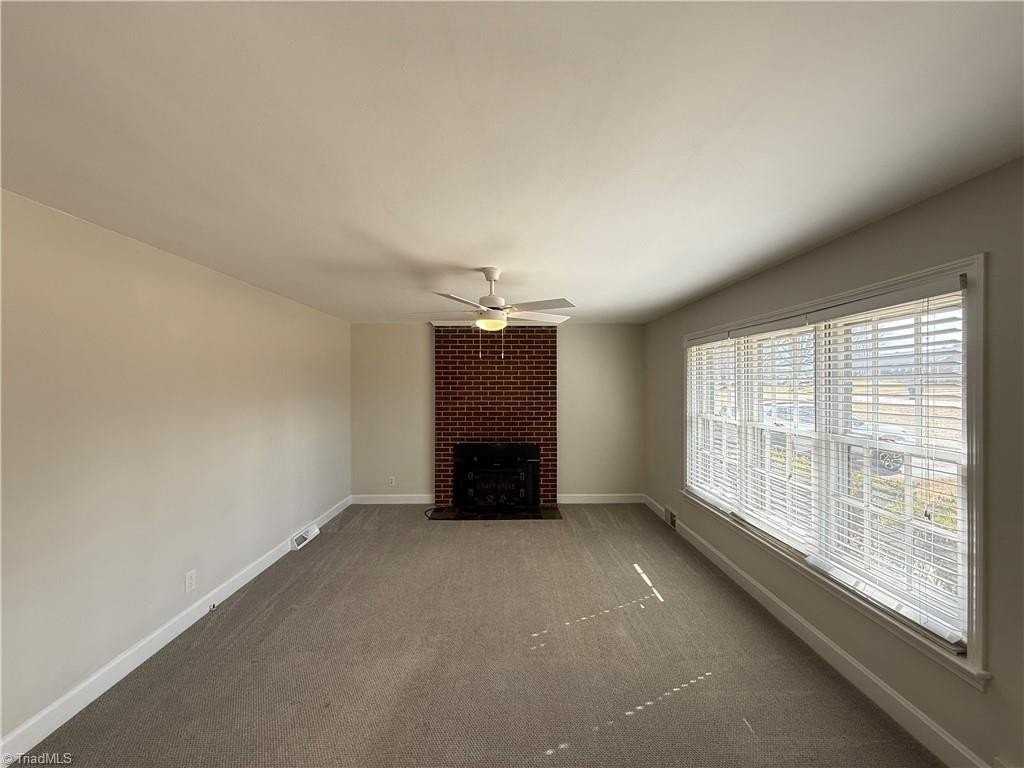 2323 Frederick Dr - Photo 5 of 19