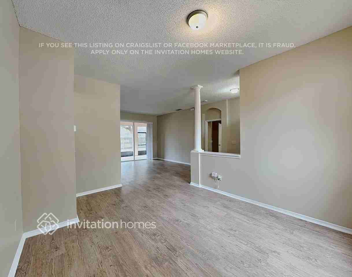 2430 Leaning Pine St - Photo 3 of 21