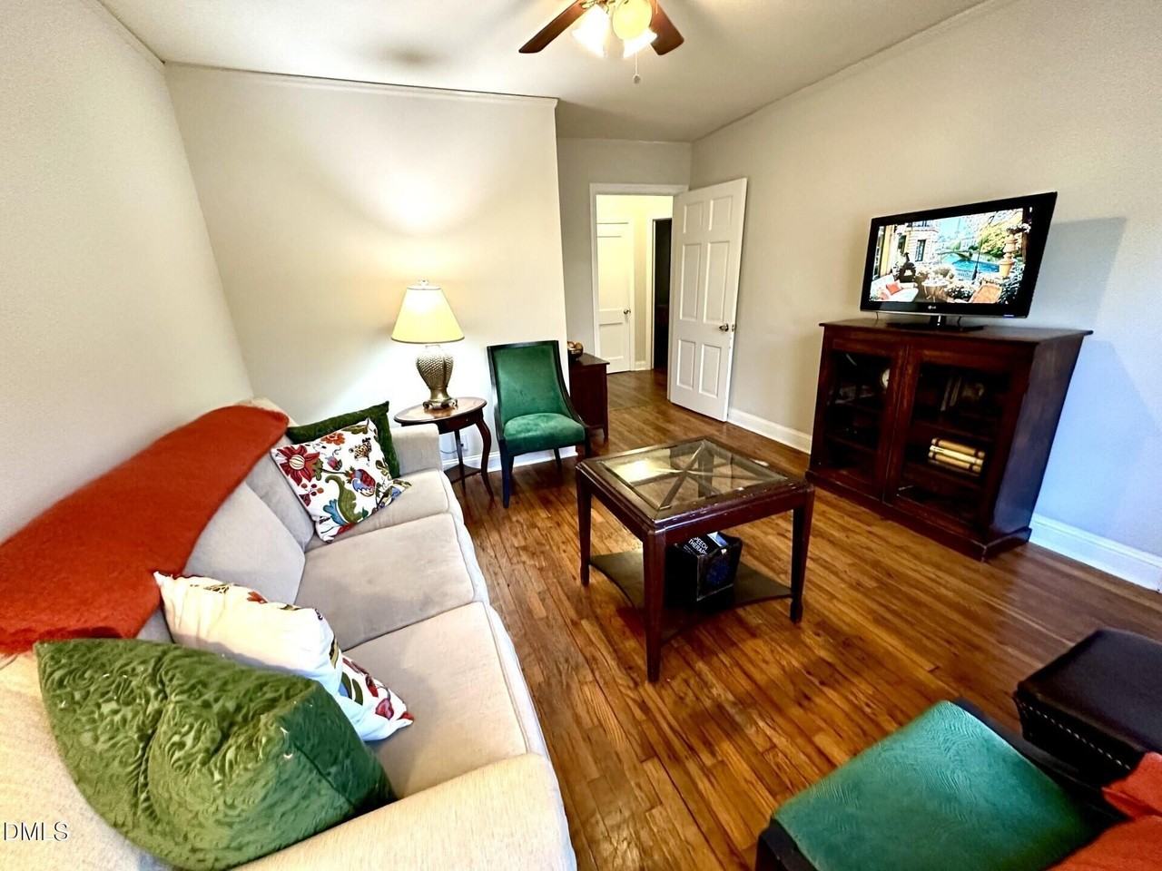 2803 Wade Ave - Photo 4 of 19