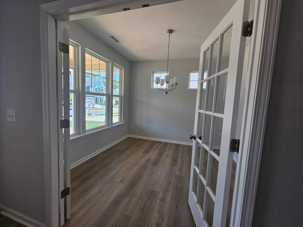 3127 Armeria Dr - Photo 5 of 28