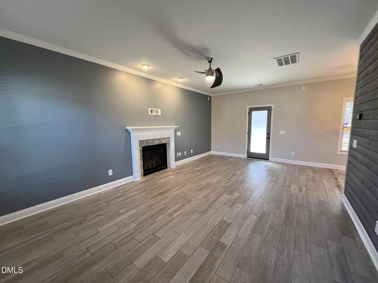 19 Eaton Dr - Photo 2 of 17