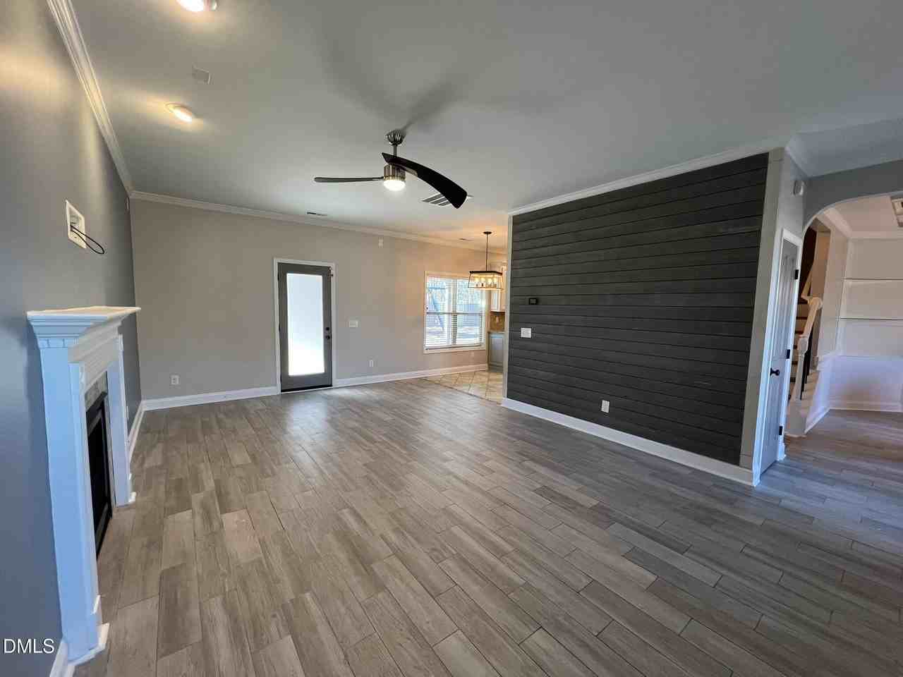 19 Eaton Dr - Photo 3 of 17