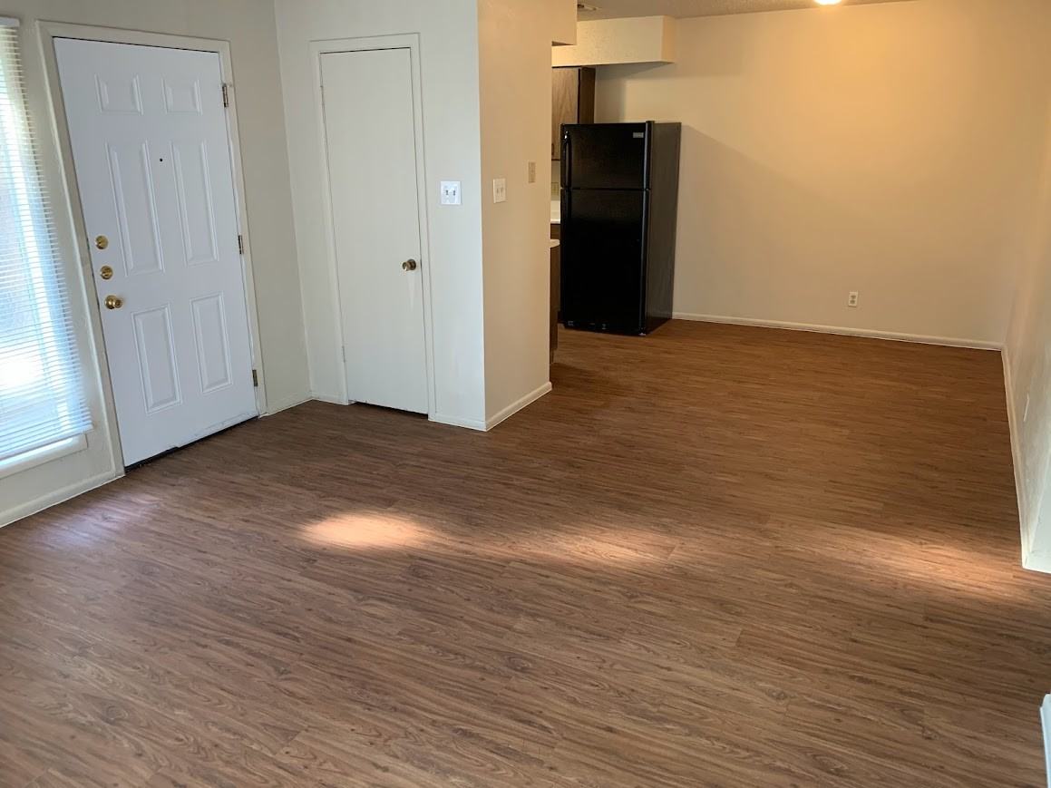 419 Live Oak St #1 - Photo 5 of 15