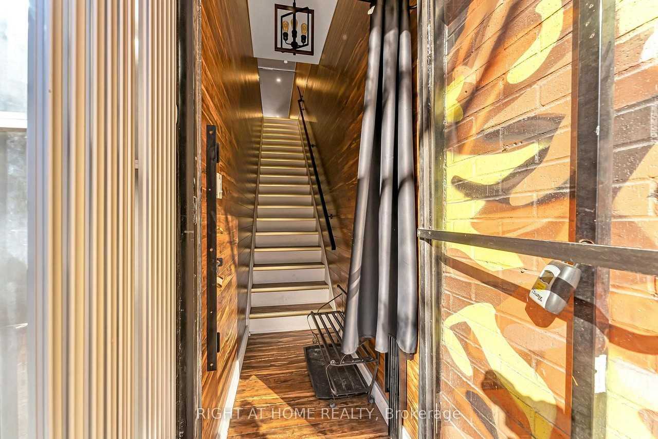 418 Queen Street West - Photo 2 of 21