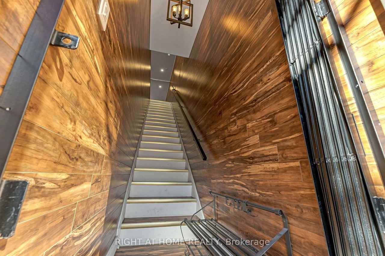 418 Queen Street West - Photo 3 of 21