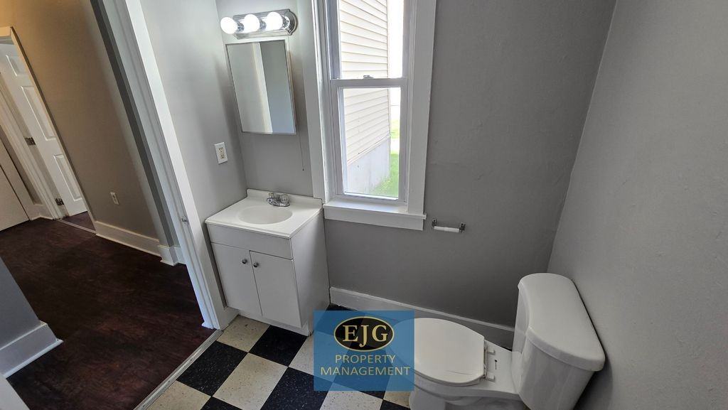 205-213 Pine Street - NEW - 205 1/2 - 1 #205-1-2-1 - Photo 3 of 30