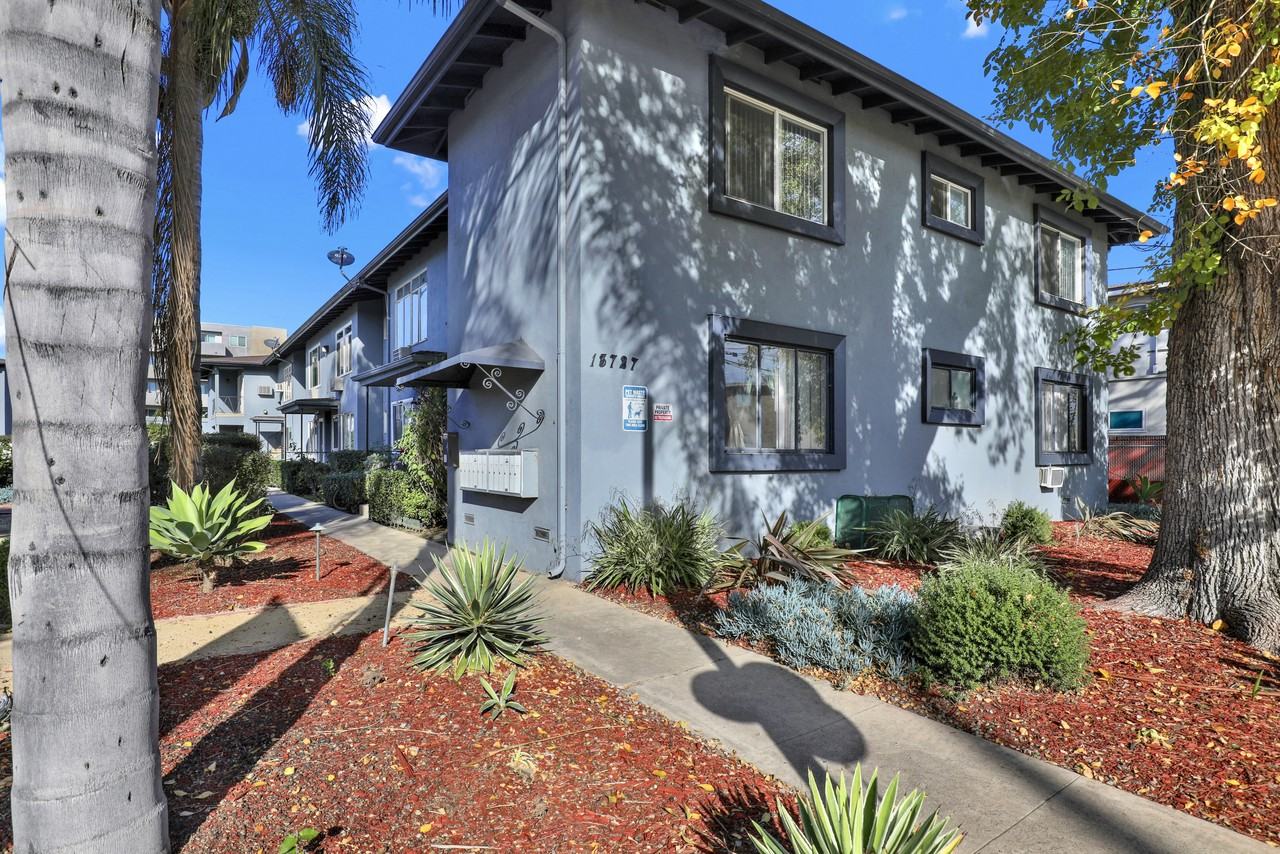 Sylvan Gardens - Photo 3 of 35