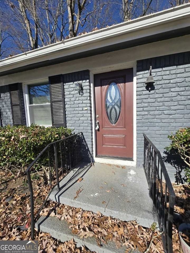 468 Morrow Rd - Photo 2 of 18