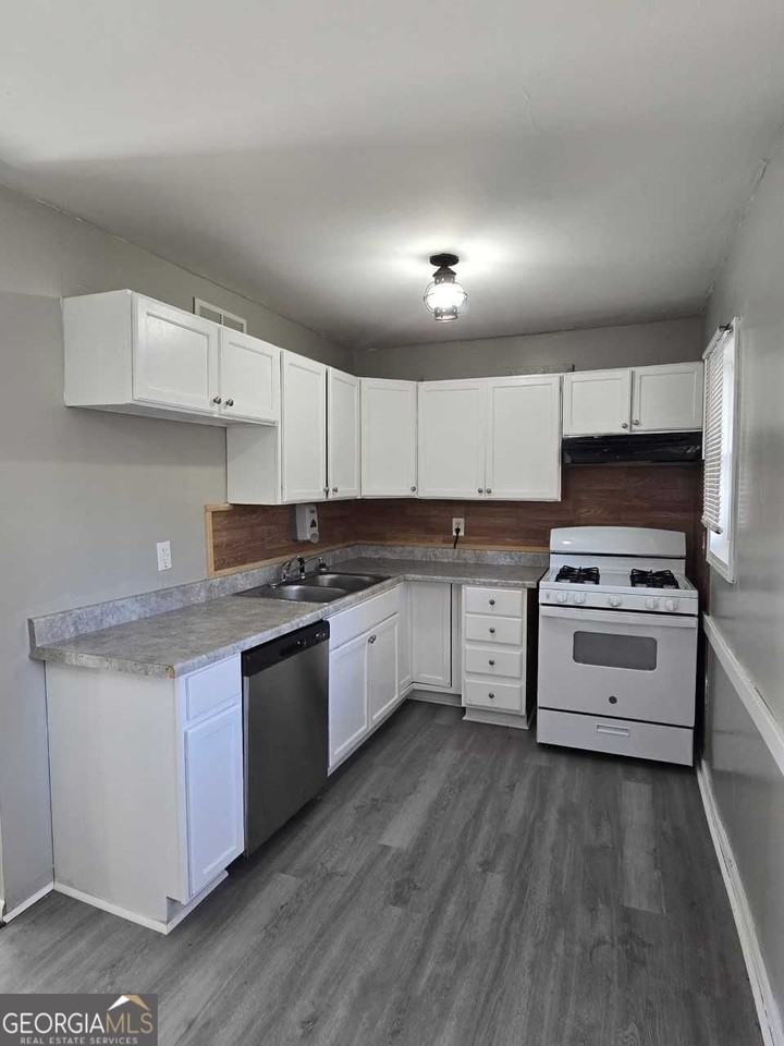 468 Morrow Rd - Photo 5 of 18