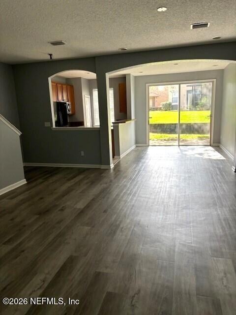 3685 Creswick Cir - Photo 2 of 16